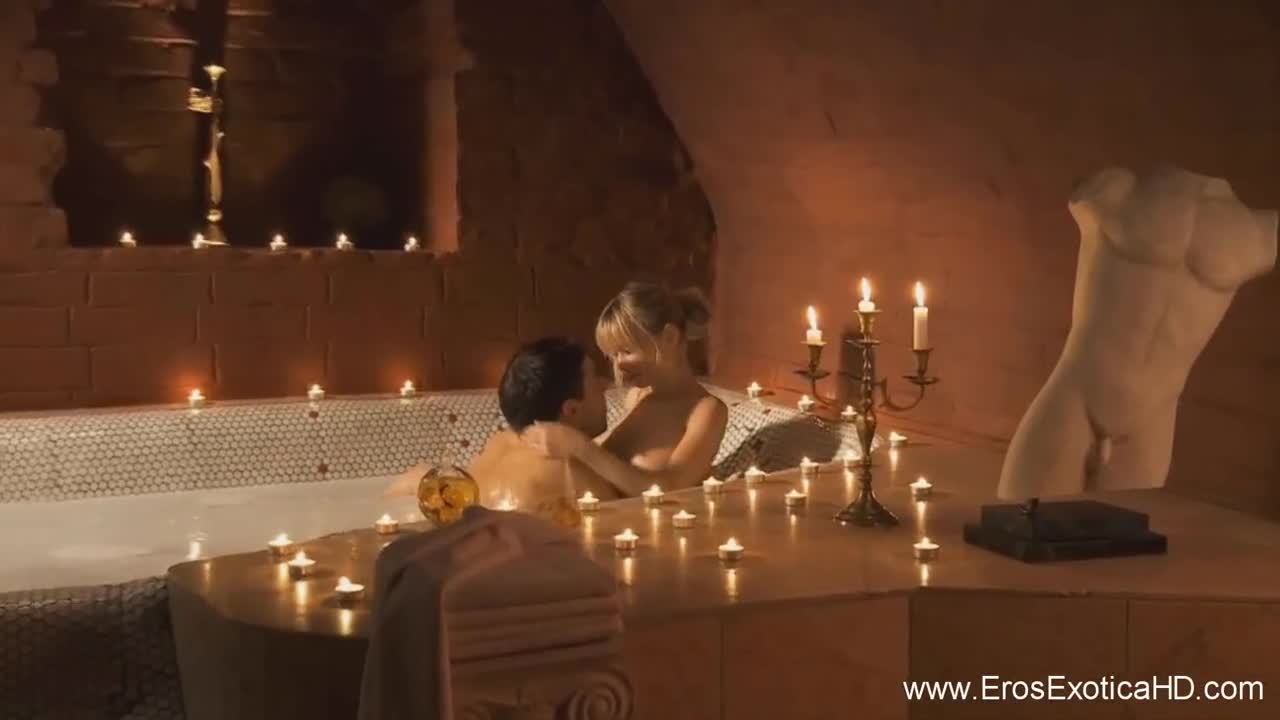 Секс В Чулках На Шикарной Кровате При Свечах Секс в чулках на шикарной кровате при свечах